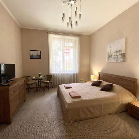 Family Apartment Liov Exterior foto