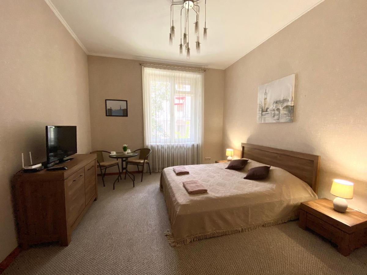 Family Apartment Liov Exterior foto