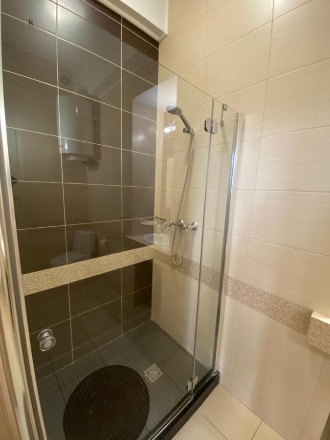 Family Apartment Liov Exterior foto