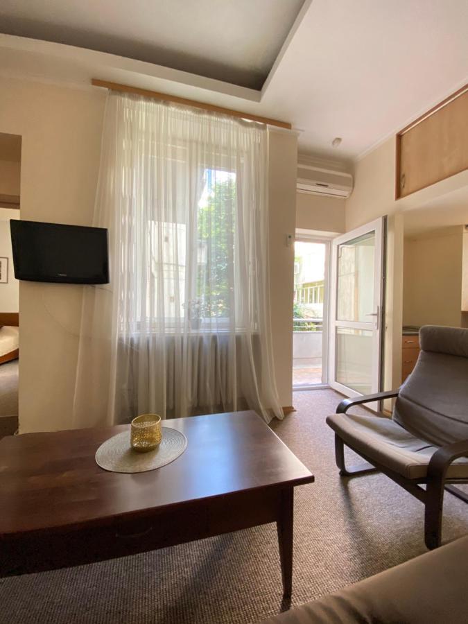 Family Apartment Liov Exterior foto